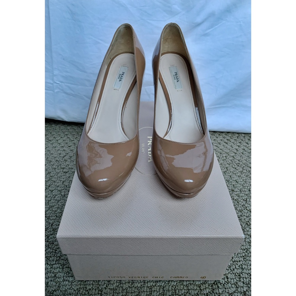 Prada pumps, nude